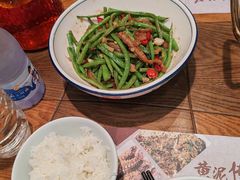 -黄泥岗·地道湖北菜(奥特莱斯店)