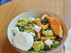 煎三文鱼牛油果色拉-Wagas沃歌斯(五道口购物中心店)