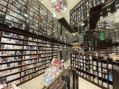 -钟书阁(群光广场店)