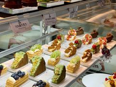 -雍容荟帝王蟹活龙虾展台自助(IFS黑金店)