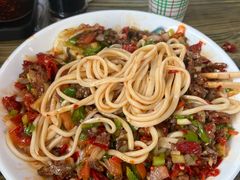 -歹歹的加个面过油肉拌面