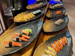 -广州万富希尔顿酒店·感趣自助餐厅·金秋蟹宴生蚝海鲜刺身