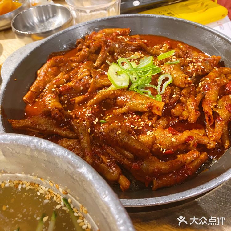 滋滋滋～打卡正宗韩料姜虎东烤肉