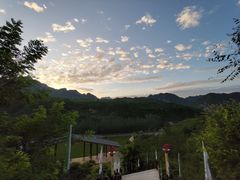 -百里峡七彩艺术小镇