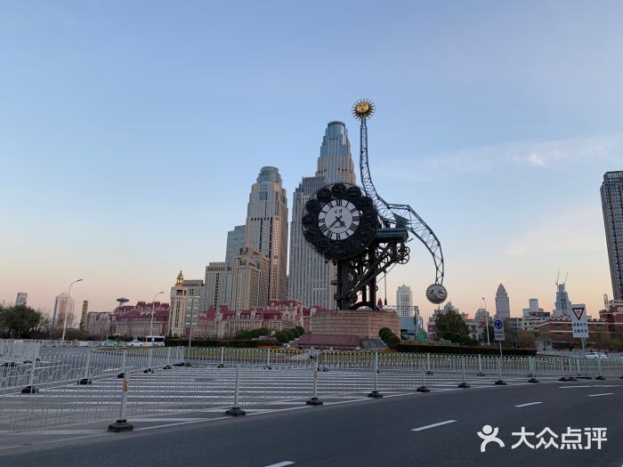 世纪钟图片