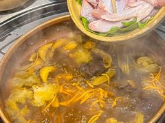 -阿山卓·野生菌火锅·纳西火塘烤肉