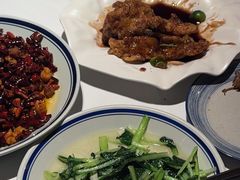 -八府香鸭·啫啫煲(华山路店)