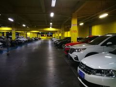 -欧尚超市苏州店停车场(金鸡湖路店)