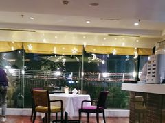 -深圳富苑皇冠假日套房酒店