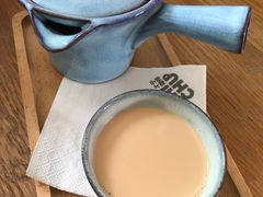 -彳亍咖啡·这里(水湾路店)
