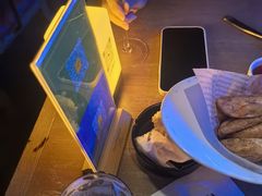 -FOUR PLAY BAR
