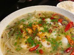 招牌酸菜鱼-老头儿油爆虾·知味杭州(爱琴海购物中心)