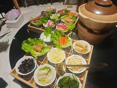-聚汇三少·龙虾·中餐厅(莫邪路新天地店)