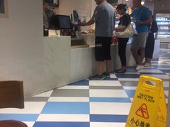 -85度C(生甜甜圈研究工坊·上海平凉店)