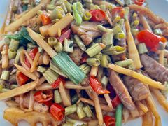 酸笋炒肥肠-牛八宝桂林米粉(八里庄店)