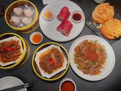 避风塘炒牛禾-蝴蝶里·粤菜·点心(滨江龙湖店)