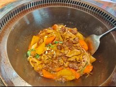 -山河屯铁锅炖·非遗东北菜(南山店)