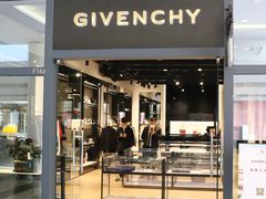 -GIVENCHY(佛罗伦萨小镇奥莱店)