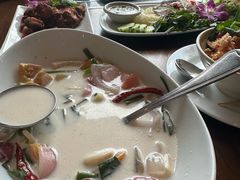 -Chom Cafe and Restaurant