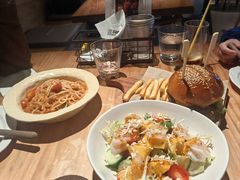 -三勾JJJ Burger&Coffee(梅溪湖店)