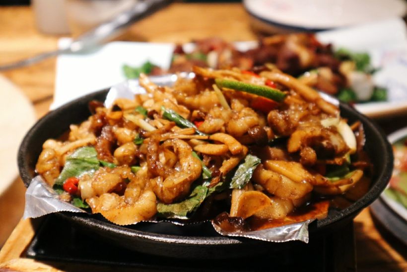 「铁板傣味鸡脚筋」 48元/一份