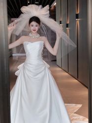 -不晚国际婚纱礼服