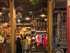 -老牌坊云南鱼豆花火锅(爱建店)