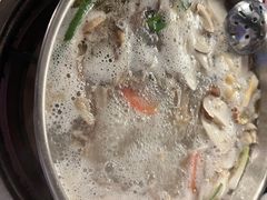清汤营养锅底-老石黑山羊毛驴肉火锅(金凯广场店)