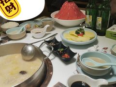 -洪氏嗨捞·猪肚鸡火锅(阳光天地店)