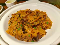 豉油皇炒陈村粉-大良毋米粥·粥底火锅(岭南天地店)