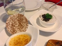 奥利奥盆栽-爱丽丝牛排西餐厅(光谷步行街店)