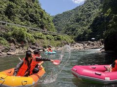 -安吉龙王山峡谷漂流