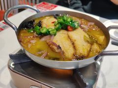 -渝是乎酸菜鱼·川渝小炒(新世界百货望京店)