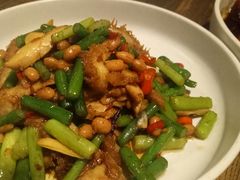 -龙巢盱眙龙虾·牛蛙·烧烤宵夜(八卦岭店)