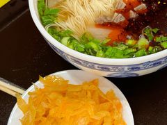 兰州泡菜-东方宫中国兰州牛肉拉面(新起街店)