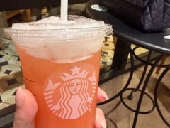 -星巴克(上海虹桥新天地二店)