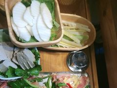 -野山舂·贵州现舂酸汤火锅(鸿通城店)