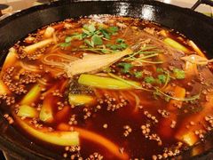 -鸿顺老铁锅美蛙鱼府(解放碑店)