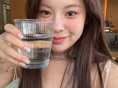 -新华书店(虹悦城店)