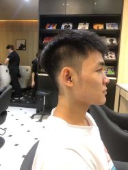 -HAIR CORNER