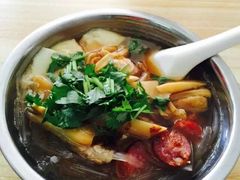 -松树干拌面店
