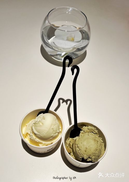 黑天鹅蛋糕 · 下午茶(亮马桥官舍店)开心果冰淇淋图片