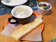 鲜虾蘑菇忌廉汤-绿茵阁牛扒餐厅(客村店)
