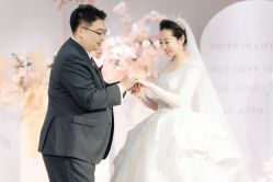 -莫小姐婚纱