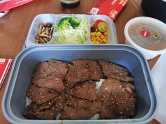 嫩肩烧肉饭-牛邸·烧肉饭(来福士店)