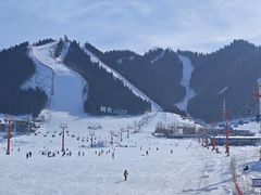 -丝绸之路山地度假区滑雪场