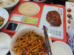 老北京炸酱面-吴记百姓菜馆·北京菜·烤鸭(故宫店)