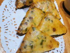 土家豆角饼-吃饭皇帝大土家民族菜(荟聚店)