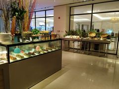 自助取餐区-海口绿发希尔顿酒店-田园汇自助餐·三文鱼·海鲜