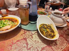 -万重锦·人文川菜馆(骡马市店)